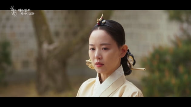 [종합] 이준♥강한나, 우여곡절 끝에 재회…눈물의 포옹('붉은 단심')