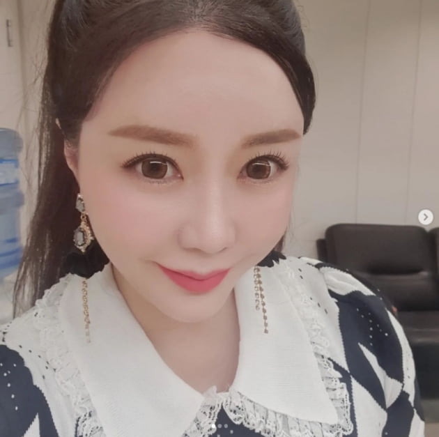 '48세' 이의정, 남자 셋 여자 셋 시절 그대로...아이돌 메이크업 자랑[TEN★]
