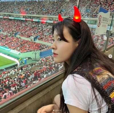 설현, 사랑스러운 붉은악마...대-한-민국![TEN★]