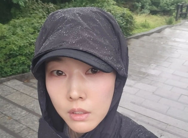 한혜진, 톱모델은 달라도 다르네 "비 온다고 운동 쉬는 거 아니지?"[TEN★]