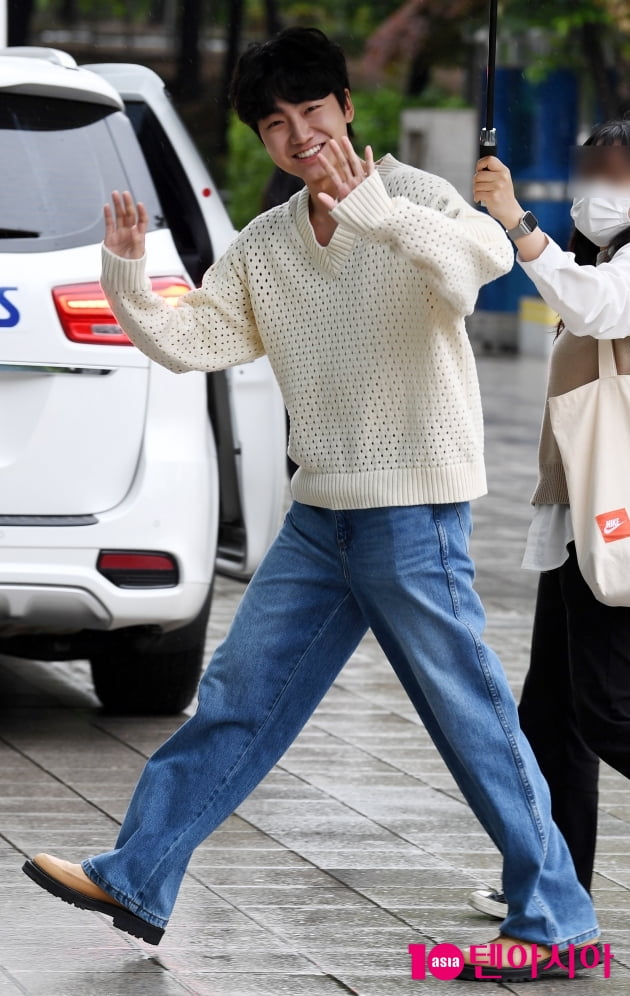 [TEN 포토] 성유빈 '빠져드는 귀여움'