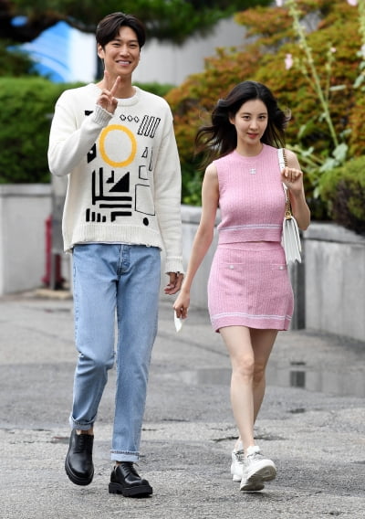 [TEN 포토] 나인우-서현 '실제 연인같은 키 차이'