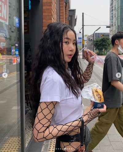 황승언, 망사 틈으로 보이는 개미허리...아찔하네[TEN★]