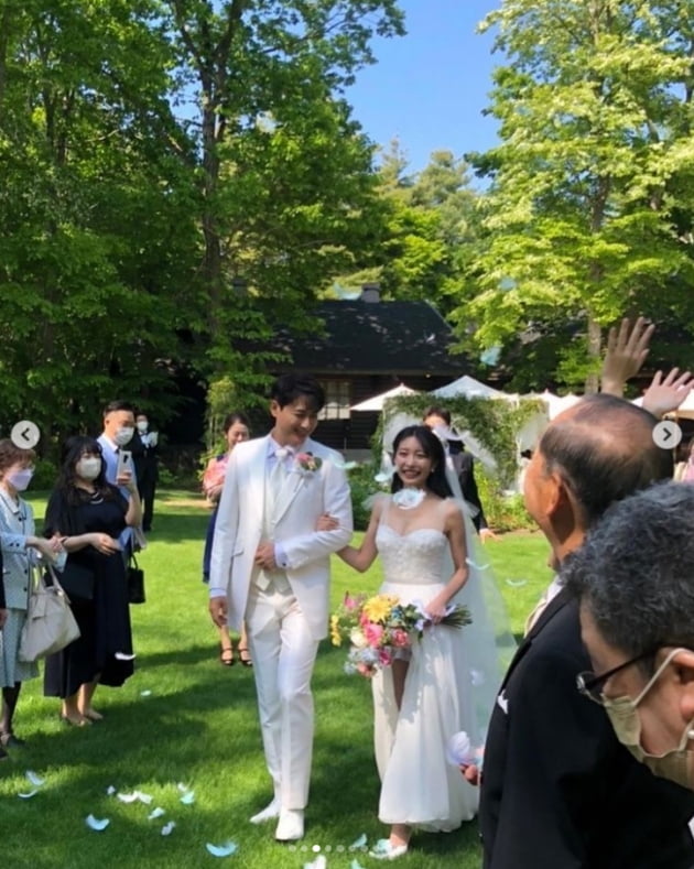 '♥이지훈과 두 번째 결혼' 아야네 "한국 400명 일본 30명"…호화로운 드레스[TEN★]