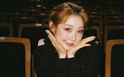 유연정, 우주소녀 아닌 뮤지컬 배우로 마지막 인사…"덕분에 빛날 수 있었다"[TEN★]