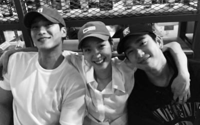 김고은, 전남친 안보현과 썸남 박진영 사이에 꼈네…믿기지 않는 훈훈 케미[TEN★]