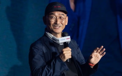 '욘더' 이준익 감독, "신하균과 20년만 재회…한지민에 얼마나 고마운지"