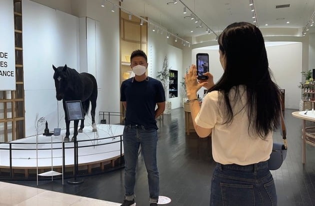 '박시은♥' 진태현, 최우수 국무총리상 받은 첫째 딸 자랑 "좀비처럼 되더니…"[TEN★]