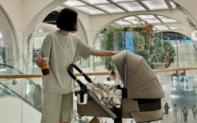 '임성빈♥' 신다은, 츄리닝 차림으로 두 달 된 아들과 "첫 먼길 탈출 시도…갈 곳 백화점뿐"[TEN★]