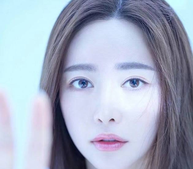 '감동주의보' 홍수아 "성형 후 내 얼굴, 노력의 결과 만족…DM으로 정보 물어봐"[인터뷰②]