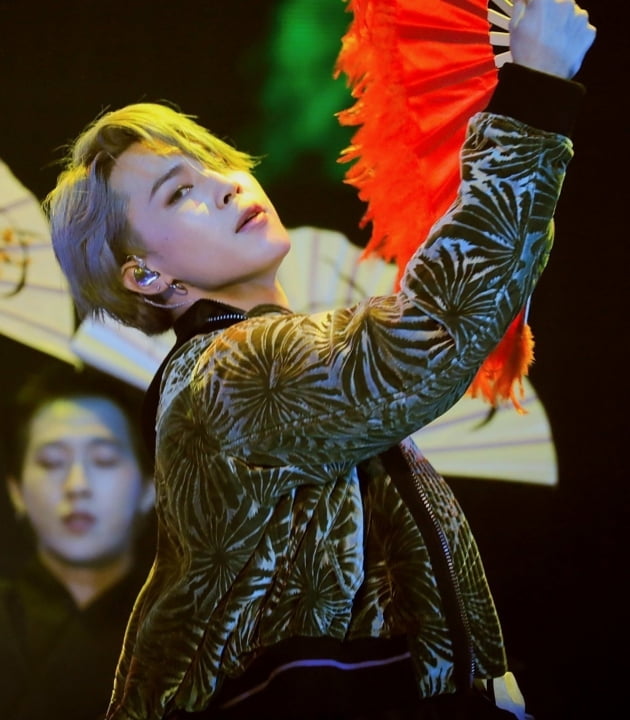 방탄소년단 지민, 韓갤럽 2년 연속 '선호도 1위'·브랜드평판 1위…'솔로활동 기대'