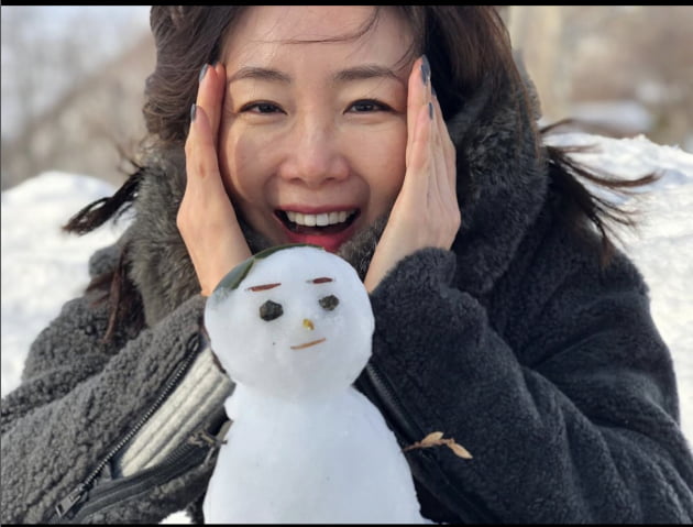 [TEN피플] '파경 여배우' 최지우, 현실은 '♥9살 연하'랑 알콩달콩