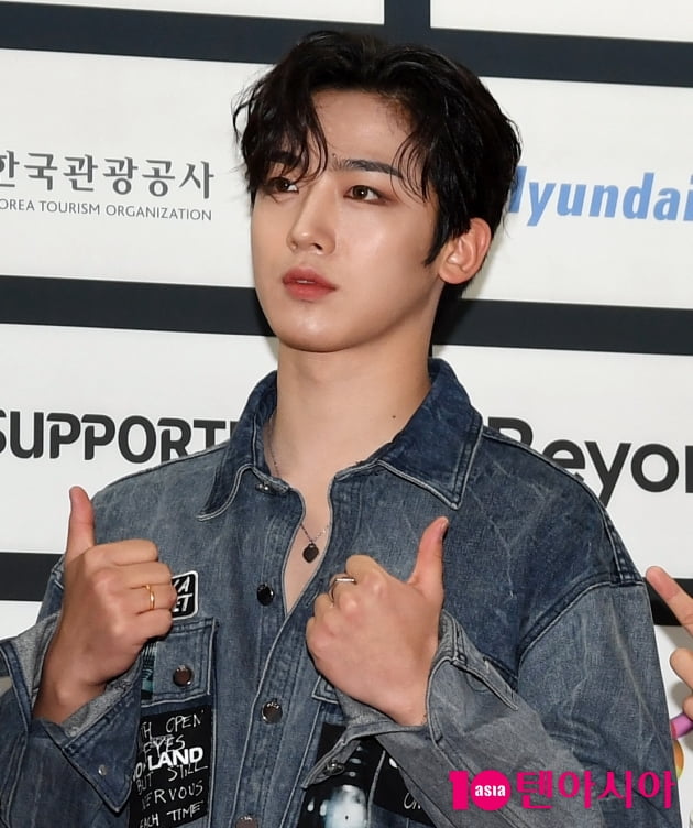 [TEN 포토] 위아이 김요한 '남성미 넘치는 외모'