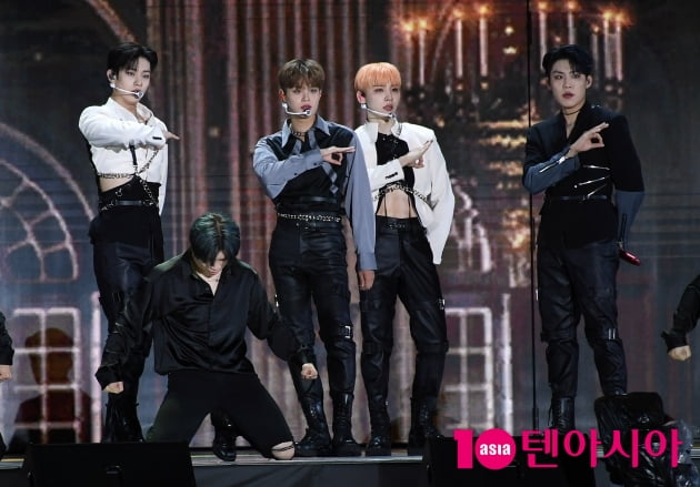 [TEN 포토] 에이비식스 '강렬한 섹시돌' 