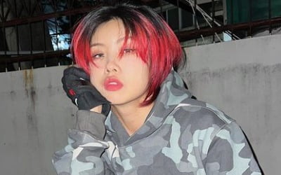 아이키, 야밤에 오토바이 타고 애엄마 맞아?…밀리터리룩까지 소화[TEN★]