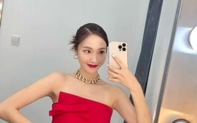 제시카, 강렬 레드 오프숄더 드레스…'우월 비주얼' 과시[TEN★]