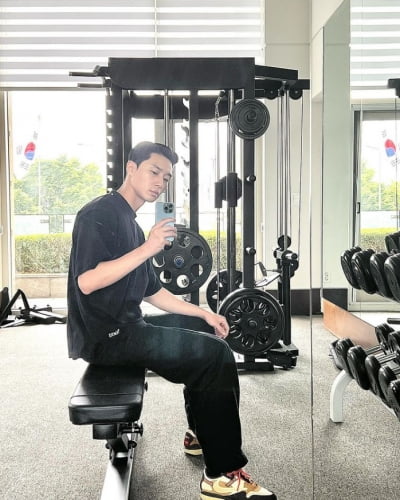 박서준, 남성미로 여심 흔드는 매력...훈훈한 비주얼[TEN★]