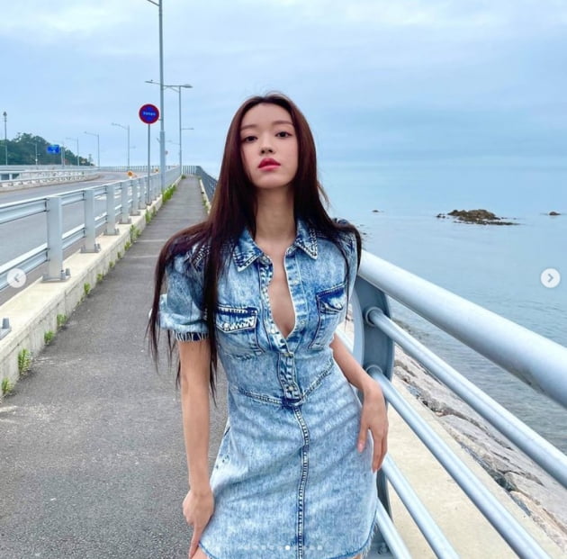 오마이걸 유아, 속옷실종 속살 그대로 노출...팬들 "당장 여며"[TEN★]