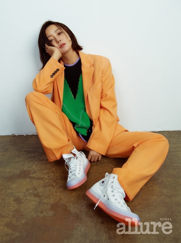 김희선 /사진제공=얼루어 코리아