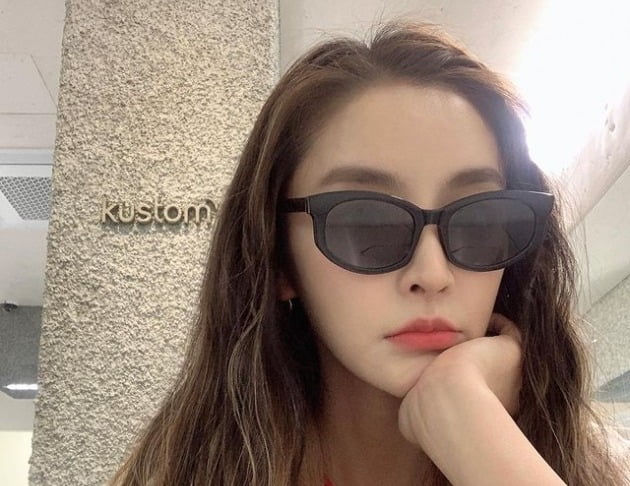 '강타♥' 정유미, 39세에도 이렇게 힙하다니…명품 C사·A사 컬래버 의상 찰떡[TEN★]