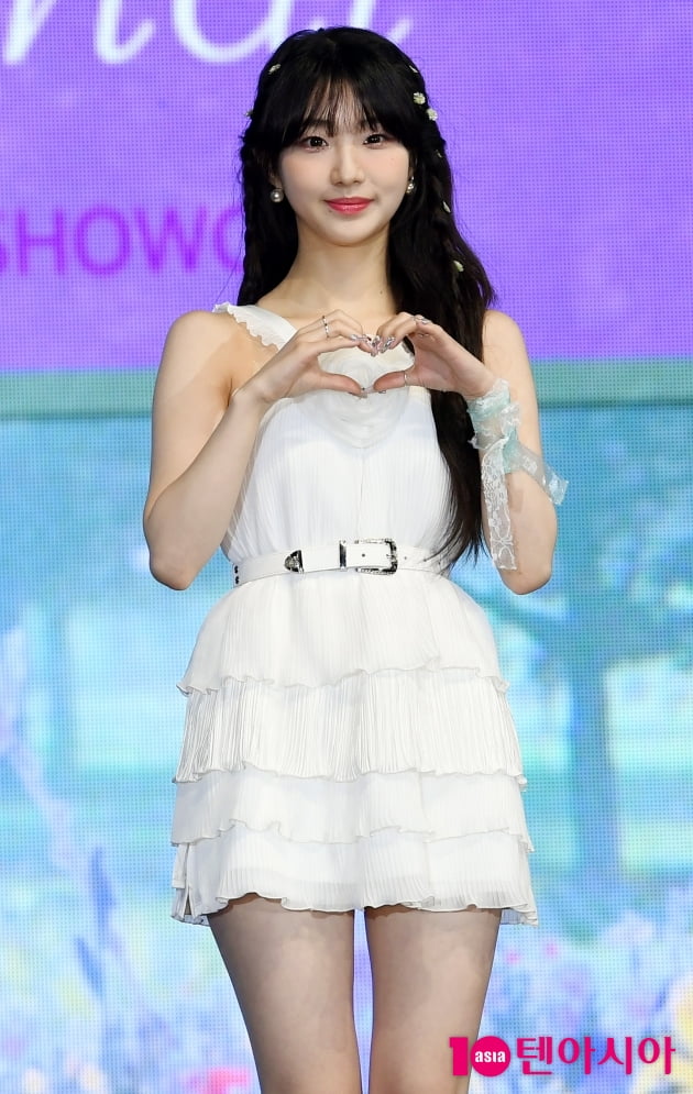 [TEN 포토] 이달의 소녀 여진 '청순한 하트'