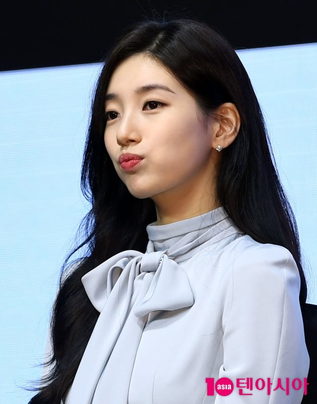 [TEN 포토] 수지 '이 표정 귀엽죠~'