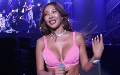 제시, 선명한 가슴골+구릿빛 피부…이효리 뺨치네[TEN★]