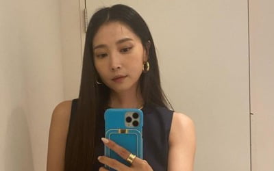 오윤아, 조끼 사이 탄탄 복근 노출…애엄마 맞아?[TEN★]