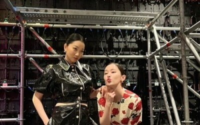 장윤주·전종서, 이색 포즈로 한 컷…독보적 모델 아우라[TEN★]