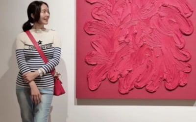 '연하 의사♥' 이정현, 출산 붓기 벌써 다 빠졌네…나들이에 함박웃음[TEN★]