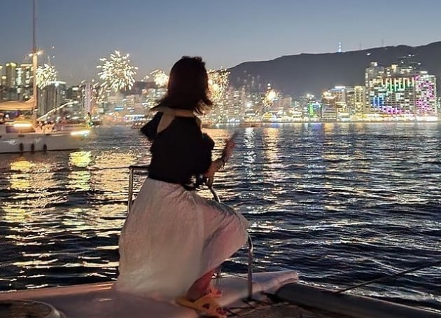 여기가 한국이야? 홍콩이야? '유동근♥' 전인화, 여배우의 화려한 여행[TEN★]