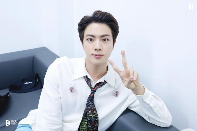 방탄소년단 진, 역시 실버보이스킹의 저력을 보여주다.