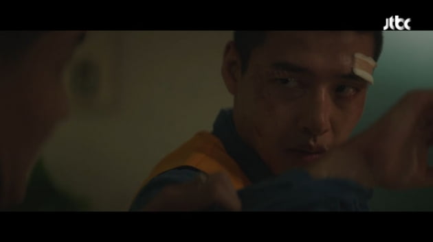 [종합] 강하늘, 거꾸로 매달린 채 참담한 몰골…최대훈 "있던 데로 돌아가" 경고('인사이더')
