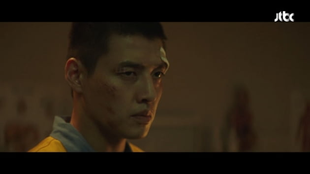 [종합] 강하늘, 거꾸로 매달린 채 참담한 몰골…최대훈 "있던 데로 돌아가" 경고('인사이더')
