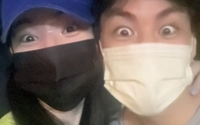 '先혼인신고' 윤남기♥이다은, 볼 밀착한 신혼부부…장난기 가득 표정 [TEN★]