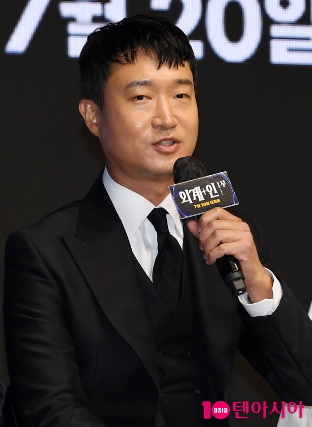 [TEN 포토] 조우진 '삼각선의 신선 청운입니다'