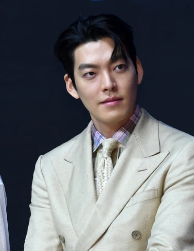[TEN 포토] 김우빈 '조각 외모'