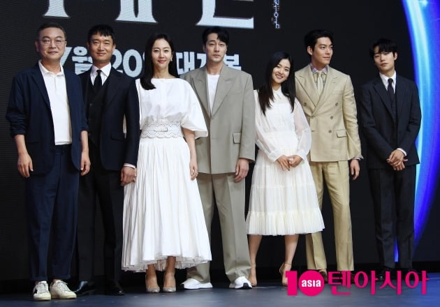 김의성, 조우진, 염정아, 소지섭, 김태리, 김우빈, 류준열(왼쪽부터) /사진=조준원 기자 wizard333@