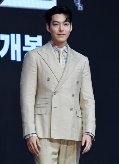 [TEN 포토] 김우빈 '가만히 있어도 화보'