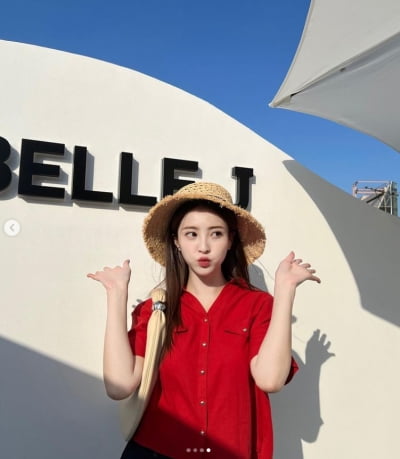 정혜성, 극세사 각선미...빨간 유혹[TEN★]