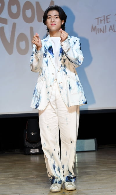 [TEN 포토] 이무진 '신곡 사랑해주세요'