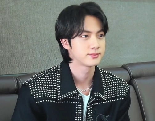 방탄소년단 진, 77문 77답 인터뷰中 “새롭게 찾아올 모습을 믿고 지켜봐 달라”