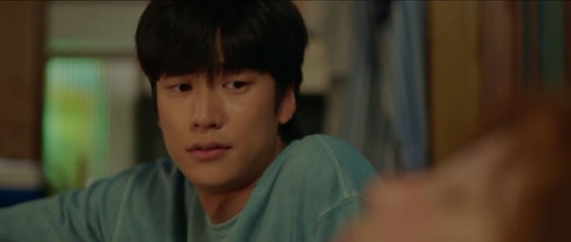 [종합] 나인우, 술 취한 ♥서현의 기습 키스에 '심쿵'→부산 동행('징크스의 연인')