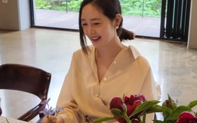 '골퍼♥' 성유리, 외출에 신난 '쌍둥이딸맘'…우아→깨발랄 바뀌는 건 순식간 "깡총깡총" [TEN★]