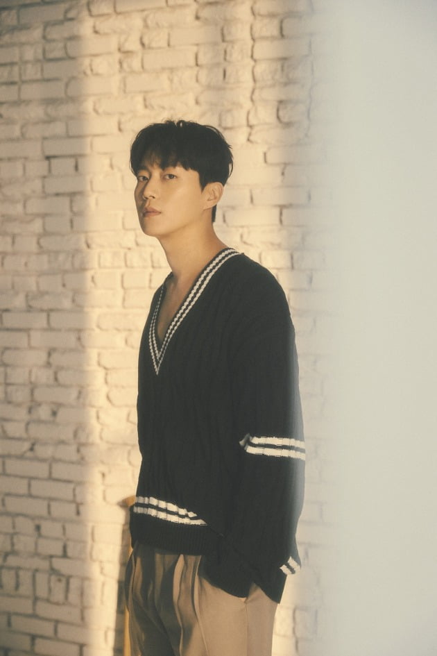 가수 겸 배우 윤두준./사진제공=어라운드어스