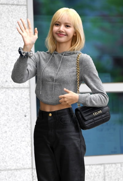 [TEN 포토] 블랙핑크 리사 '파리로 출국해요'