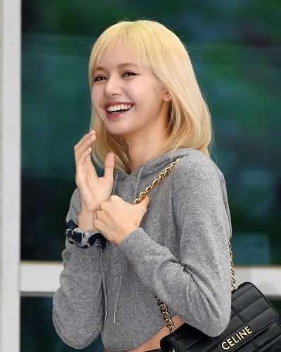[TEN 포토] 블랙핑크 리사 '눈빛으로 말해요'