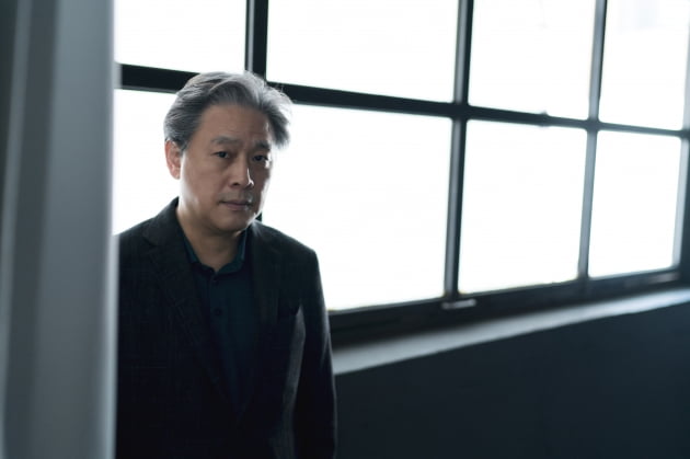 '헤어질 결심'을 연출한 박찬욱 감독 /사진제공=CJ ENM