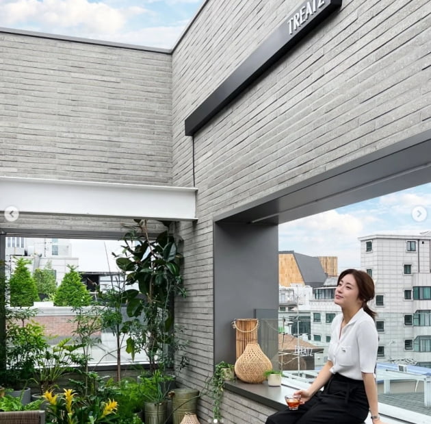 '한의사♥' 강소라, 육아 내려놓고 힐링타임...자체발광 꽃미모[TEN★]