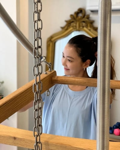 이소연, 8kg 감량하더니 더 욕심나나 봐…필라테스에 진심인 여배우[TEN★]